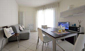 1 bedroom - Bilocale con Balcone Mina 6 (Cattolica)