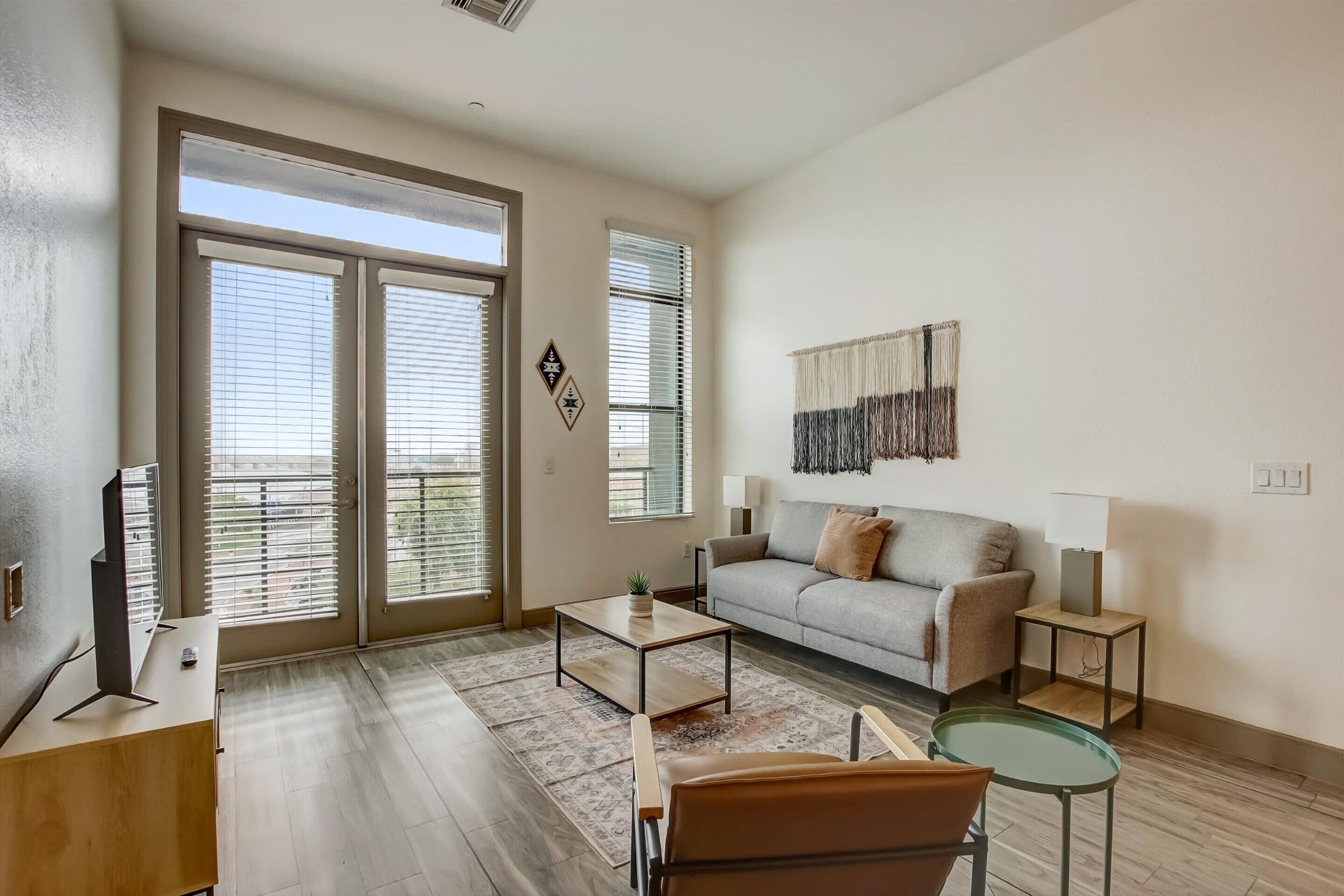 Modern 2BR CozySuites on Town Lake waterfront! 12