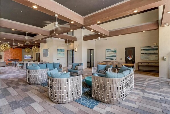 Interior - Modern CozySuites on the Town Lake waterfront! 17 (Tempe)