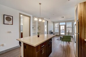 Interior - Modern CozySuites on the Town Lake waterfront! 17 (Tempe)