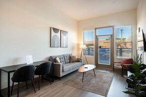 Televisión, oficina