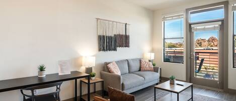 Téléviseur, bureau