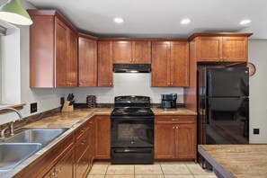 Coffee/tea maker, fridge, microwave, oven - Big Blue - Moab's Adventure Basecamp! (Moab)