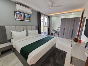 1 bedroom, Egyptian cotton sheets, premium bedding, memory foam beds - AVA Hotels & Corporates Millennium City (Gurugram)