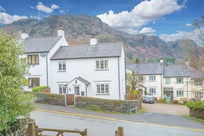 Exterior - Summerbank Cottage, Coniston - luxury cottage sleeping 4 guests in 2 bedrooms (Coniston)