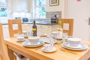 Dining - Summerbank Cottage, Coniston - luxury cottage sleeping 4 guests  in 2 bedrooms (Coniston)