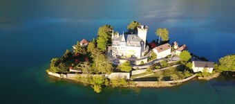 DUINGT centre, Maison 140M2, plage privée, 6Pers.