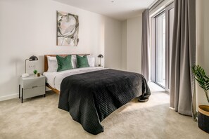 Iron/ironing board, free WiFi, bed sheets - Urban Rest Battersea Apartments (London)