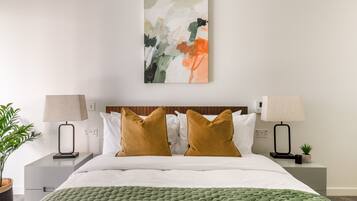 Apartment, 1 Schlafzimmer | 3 Schlafzimmer, Bügeleisen/Bügelbrett, kostenloses WLAN, Bettwäsche