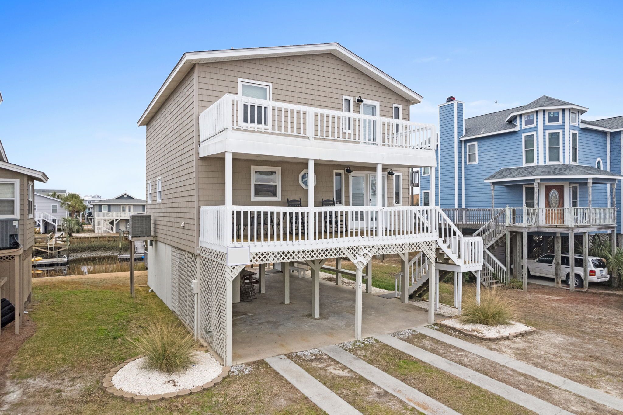 4 br 2 ba home on natural canal only 2 blocks from beach