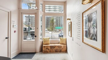 Sala de estar en el lobby