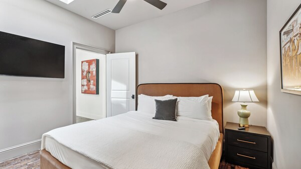 The Mary Beth Hotel & Gallery - New Orleans, LA