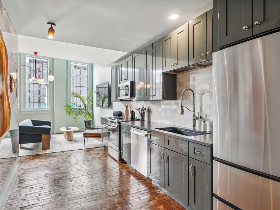 Luxury Suite, 3 Bedrooms, 2 Bathrooms | Private kitchen | Fridge, microwave, oven, stovetop