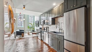 Luxury Suite, 3 Bedrooms, 2 Bathrooms | Private kitchen - The Mary Beth Hotel & Gallery (New Orleans)