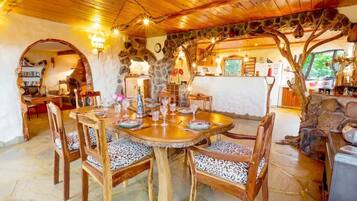 Luxury Villa | Dining room