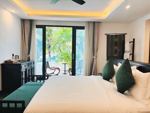 Free minibar, individually furnished, desk, laptop workspace - Manyo Hotel and Resort (Luang Prabang)