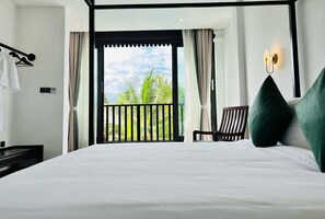 Suite executiva | Minibar gratuït, mobiliari individual i escriptori