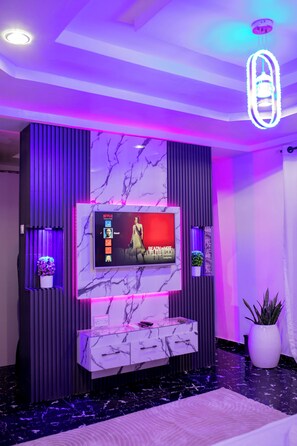 Desk, laptop workspace, free WiFi, bed sheets