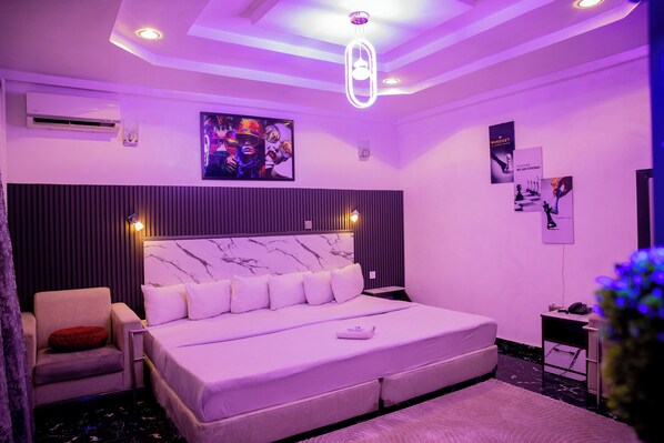 Desk, laptop workspace, free WiFi, bed sheets