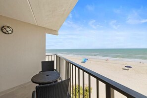 Property grounds - Deluxe Oceanfront King Room 3rd Floor (Pawleys Island)