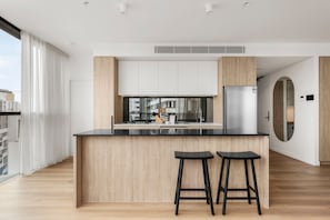 公寓, 2 間臥室 | 私人廚房 | 大型冰箱、微波爐、烤箱、爐台