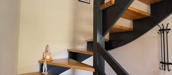 Urokliwy Domek Wakacyjny nad Morzem, Otoczony Lasem Sosnowym