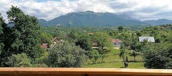 Casa Aluna Duo: Your Gateway to Tranquility near Dracula's Castle in Bran!