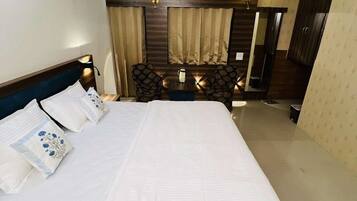 3 bedrooms, WiFi, bed sheets