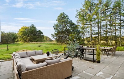 5 bedroom gorgeous home in Ulfborg