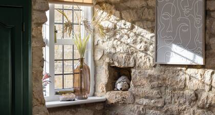 Bourton on the Water Scandi Chic Authentic Cottage