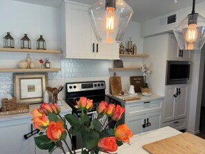 Microwave, oven, stovetop, dishwasher - Rustic Chic Farmhouse retreat with Pool & Spa in North Scottsdale (Cave Creek)