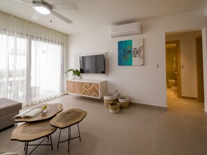 TV, offices - Beautiful new condo next to the beach. (Punta Cana)