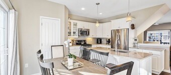 Breezy Sea Bright Stay | Walk to Beach & Unwind