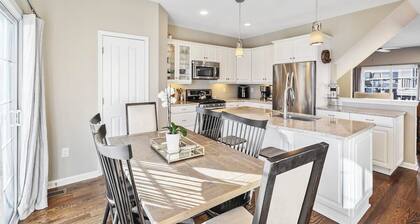 Breezy Sea Bright Stay | Walk to Beach & Unwind