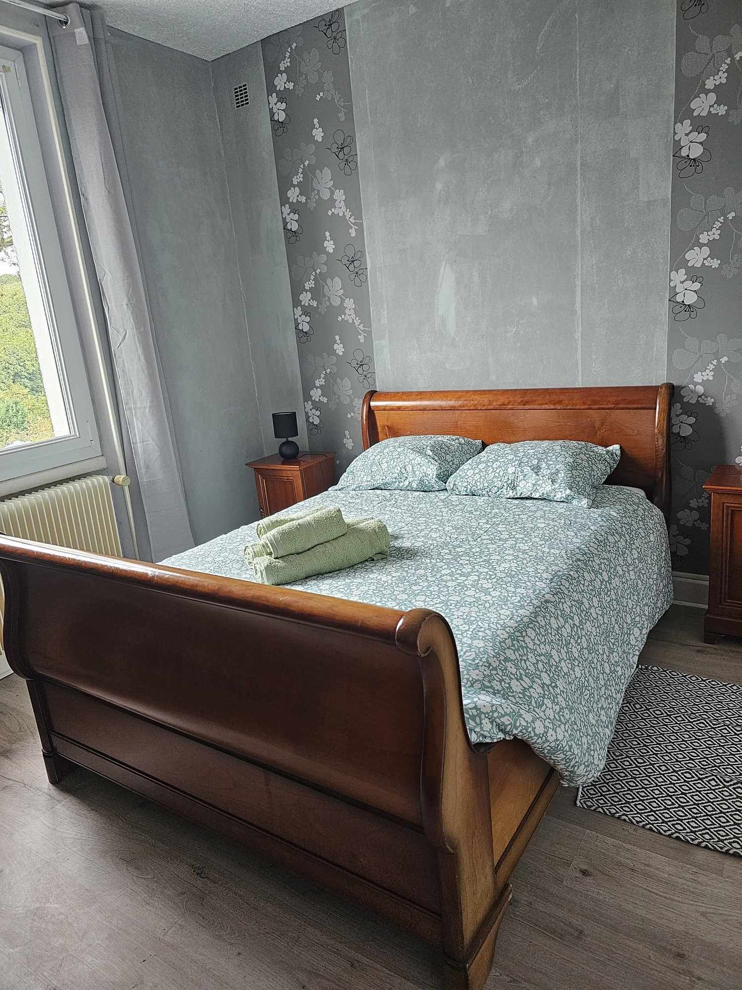 3 slaapkamers, een strijkplank/strijkijzer, beddengoed