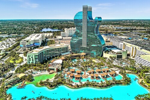 Hollywood Beach Getaway ~ Executive Studio Suite