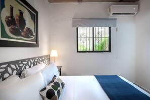 2 bedrooms, iron/ironing board, WiFi, bed sheets - Escape Apartment in Gazcue Close to Colonial Zone (Santo Domingo)