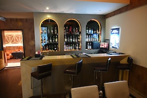 Bar (in der Unterkunft)