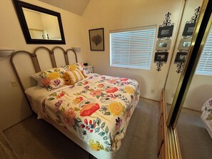 2 bedrooms, iron/ironing board, free WiFi, bed sheets