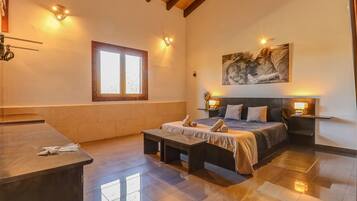 4 slaapkamers, een strijkplank/strijkijzer, gratis wifi, beddengoed