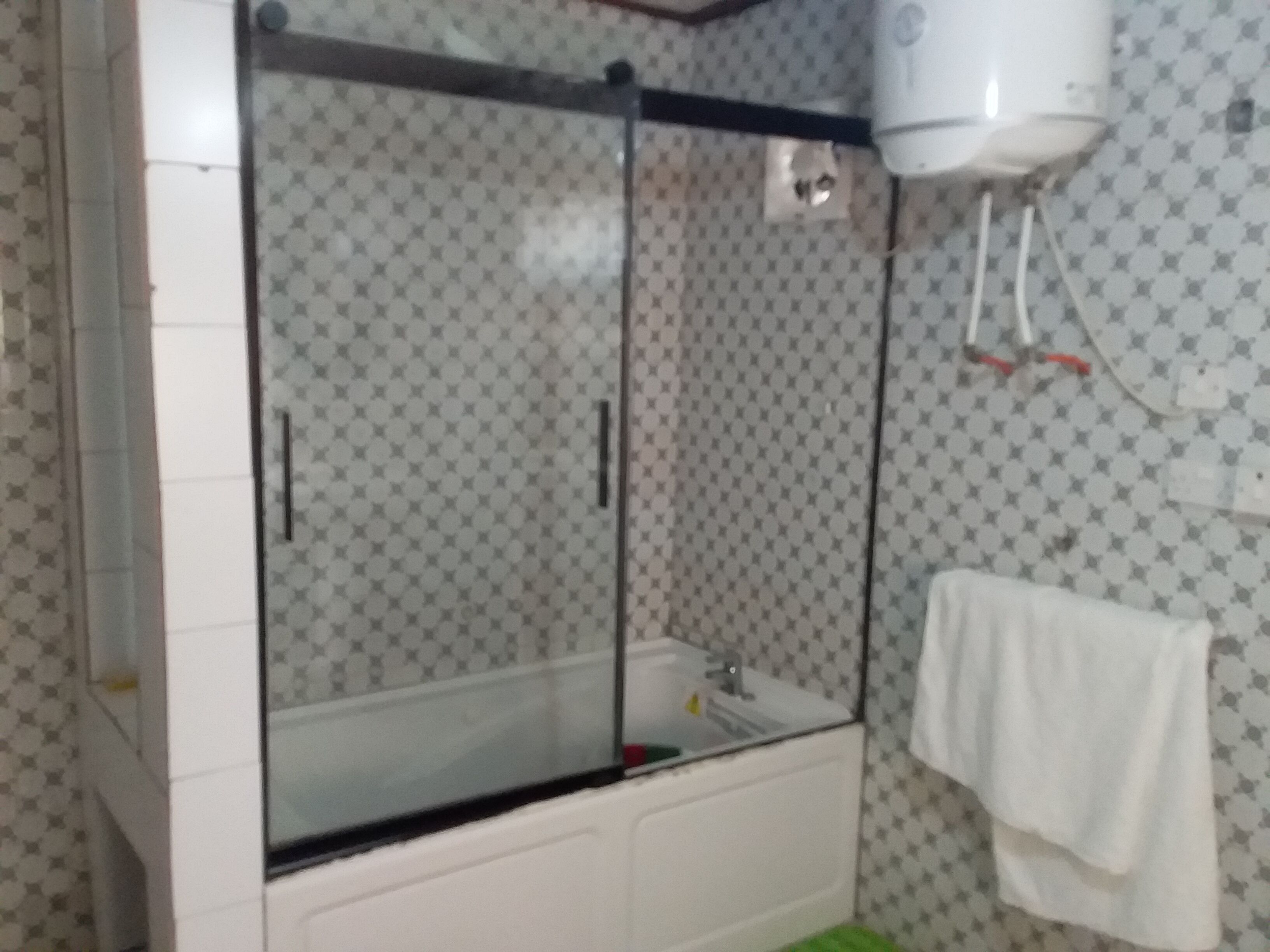 Whirlpool, Haartrockner, Bidet, Handtücher