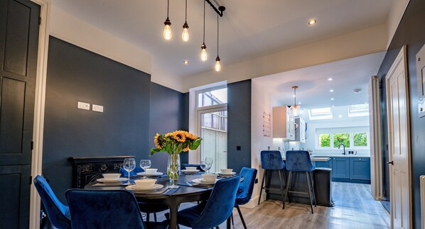 Electric kettle - Exquisite renovation in central location (Hereford)