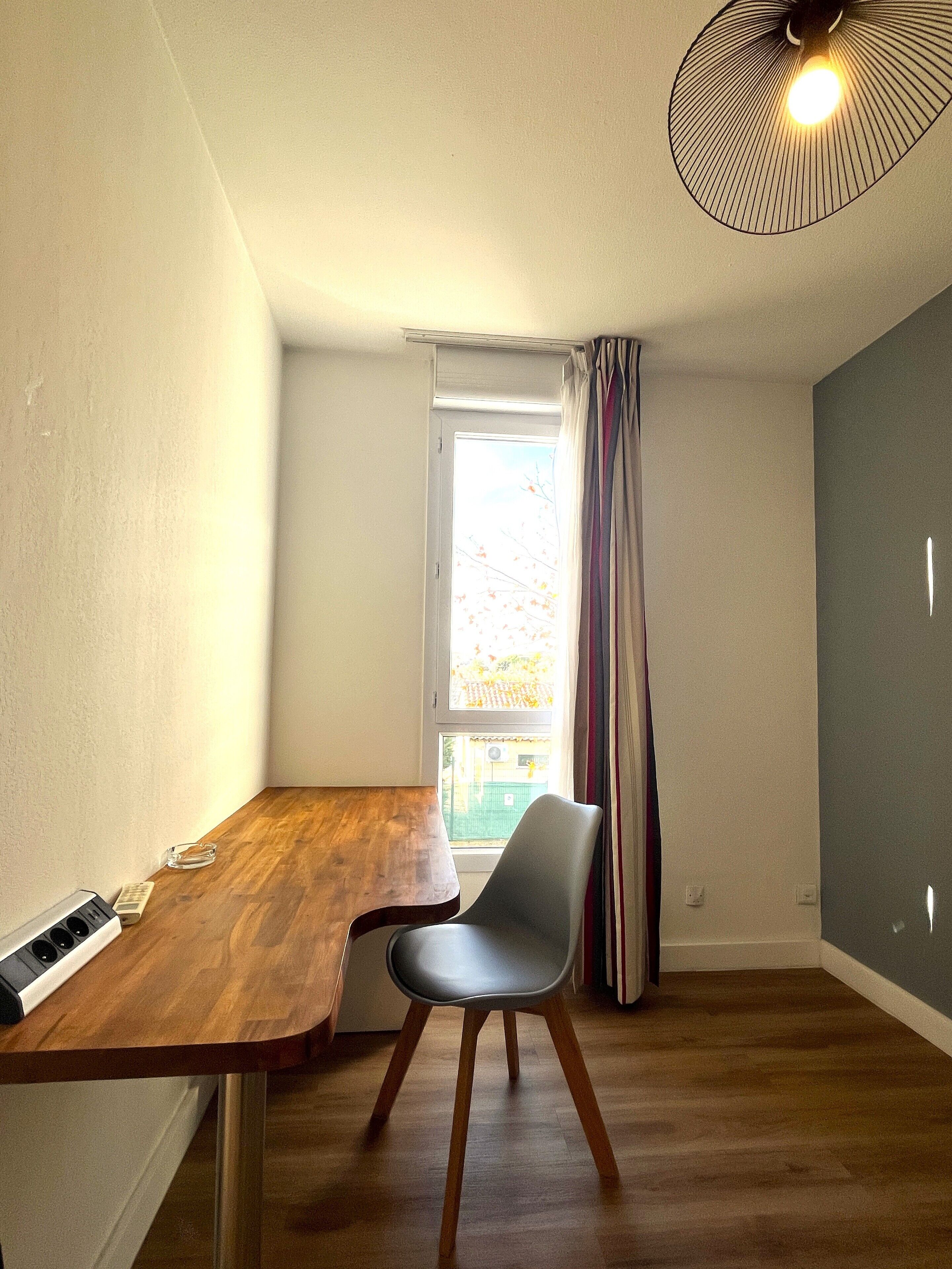 Studio | Living area | 80-cm flat-screen TV with digital channels