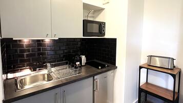 Apartment, 1 Bedroom | Private kitchen | Mini-fridge, microwave, stovetop, espresso maker