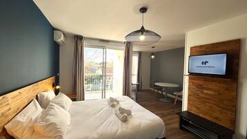 Studio | 1 bilik tidur, meja, ruang kerja komputer riba