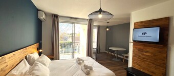 Le Clos de la Chartreuse by Ateya