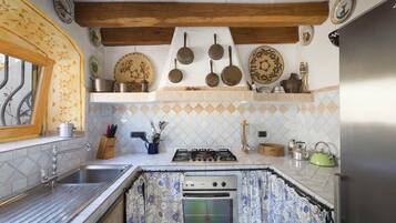 Micro-ondes, four, plaque de cuisson, lave-vaisselle