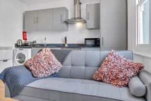 Private kitchen - home.ly - West London Apartments Putney (London)