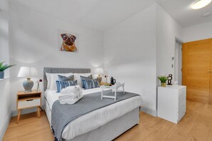 Elite Apartment | 2 bedrooms, hypo-allergenic bedding, desk, laptop workspace - home.ly - West London Apartments Putney (London)