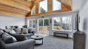 TV - Grand 7BR Pocono Chalet | Gameroom | Walk to Lake (Monroe County)